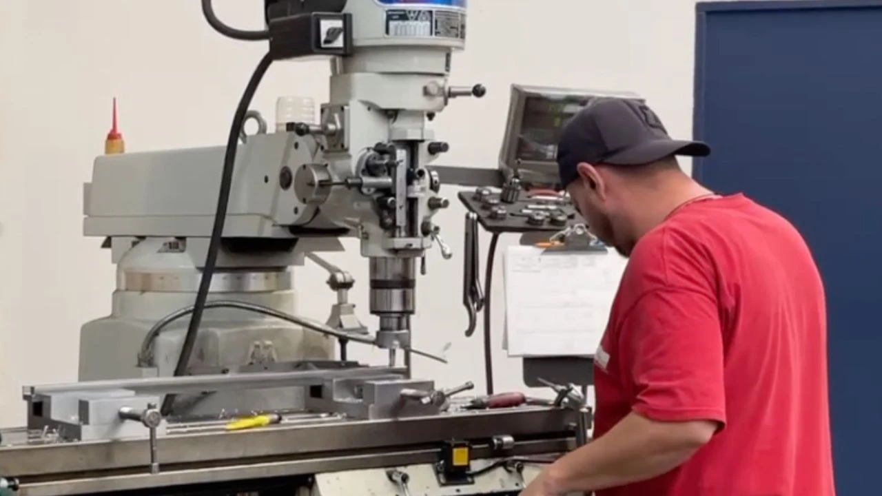 Manufactura mantiene contracción en julio, reporta INEGI