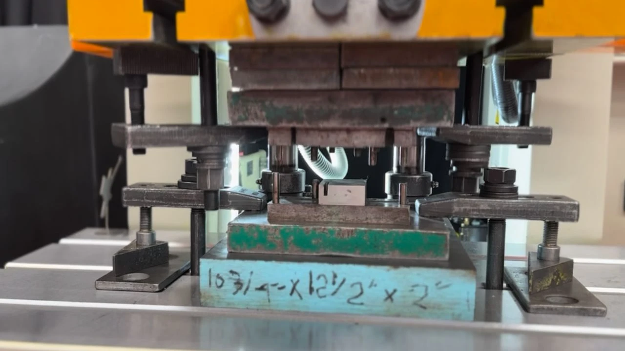 Registra INEGI leve avance manufacturero