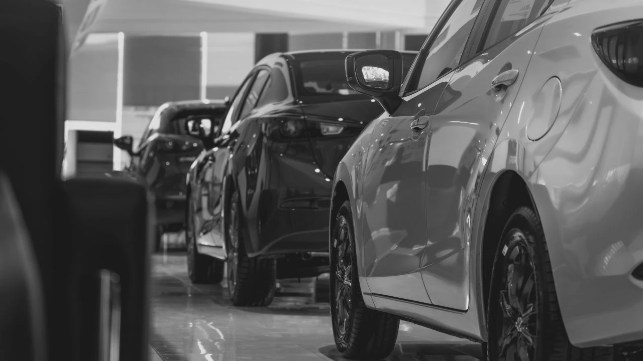 Disminuyen ventas de autos ligeros