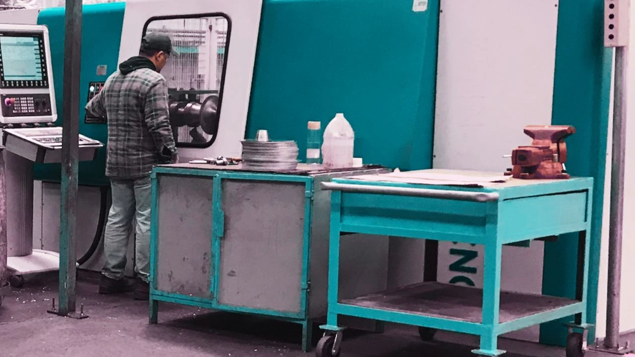 Manufactura muestra mejor desempeño que otros sectores