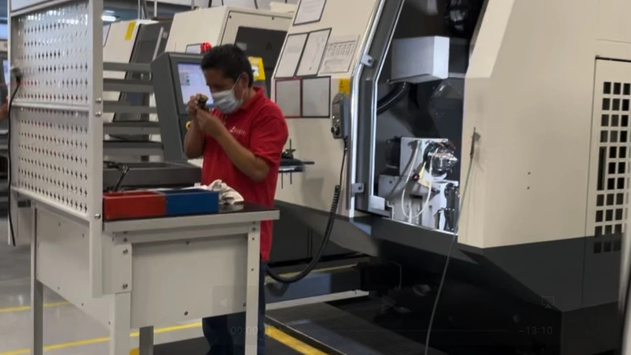 Reporta INEGI caída manufacturera en abril