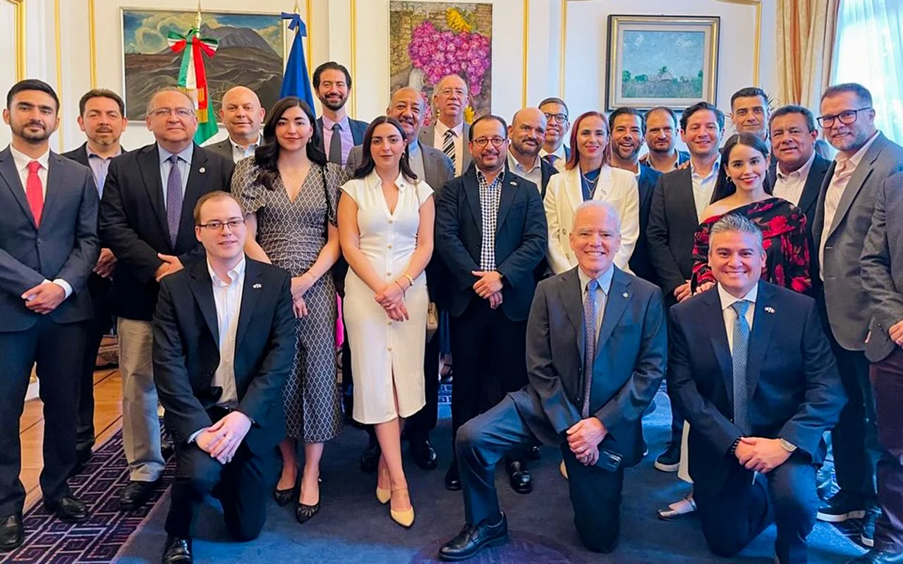 Consolida Chihuahua alianzas en Paris Air Show