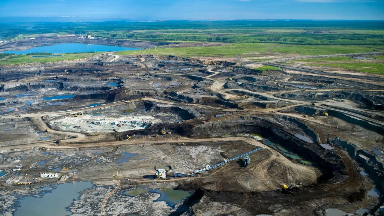 Aumenta volatilidad petrolera por tensión en Ormuz